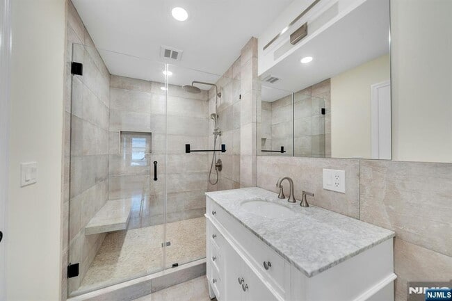 Building Photo - 316 Palisade Ave