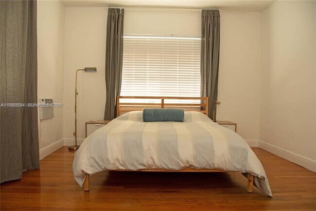 Building Photo - 233 Madeira Ave