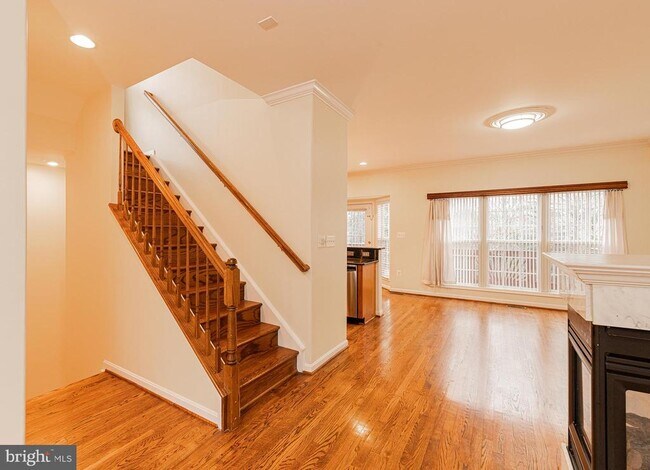 Building Photo - 13638 Cedar Run Ln