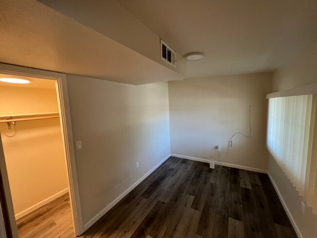 Building Photo - 924 N Van Ness Ave