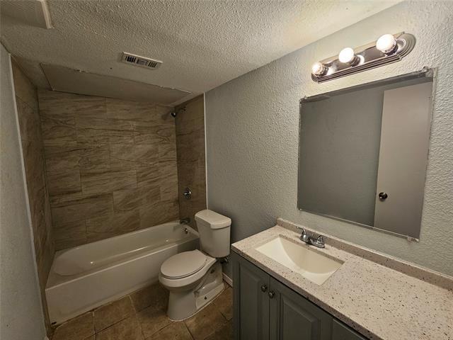 Building Photo - 2227 Nantucket Village Dr