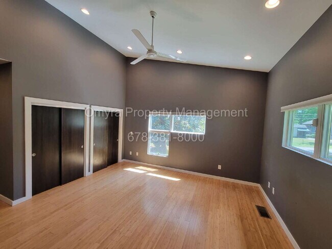 Building Photo - Luxurious 4 bedroom house in Atlanta!