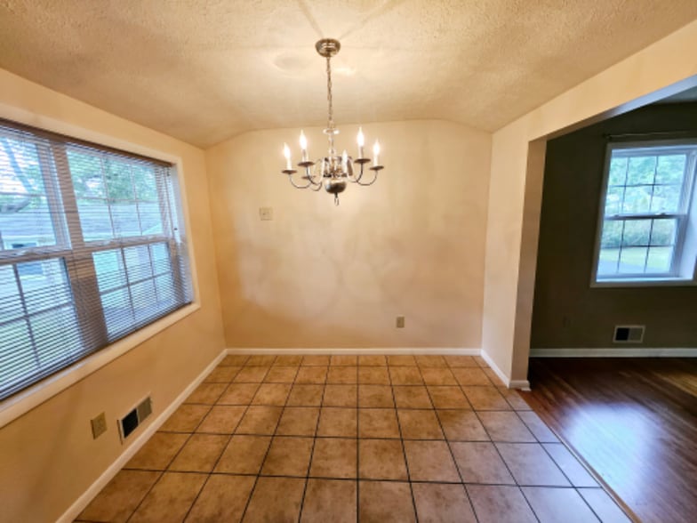 Building Photo - 8376 Priem Rd