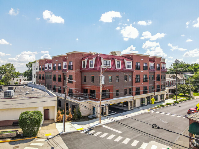 Building Photo - Summit House Apartments - Senior Housing