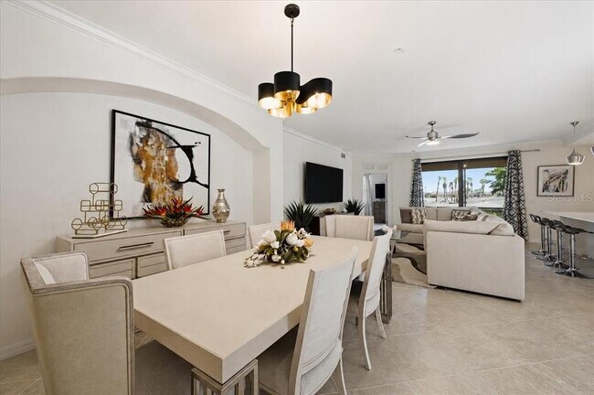 Building Photo - 10792 Tarflower Dr