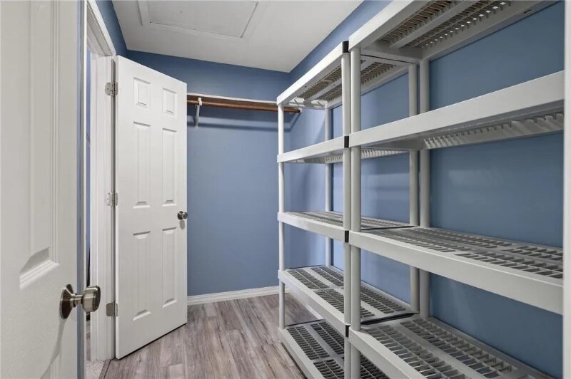 Building Photo - 9486 Kingsview Ln N