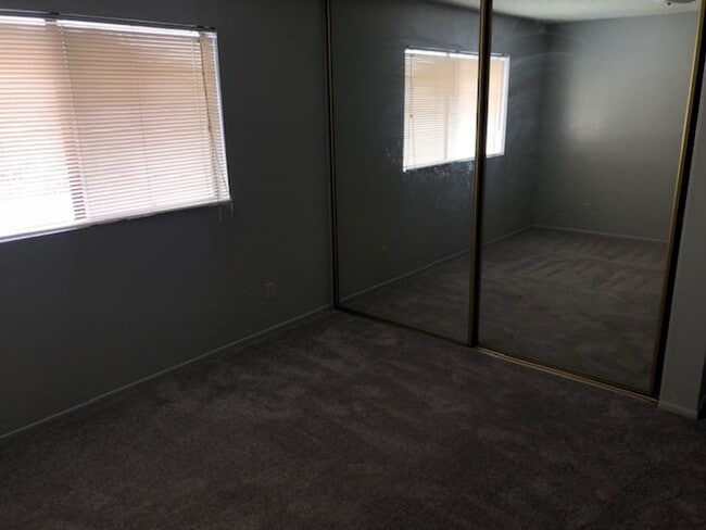 Building Photo - 257TH