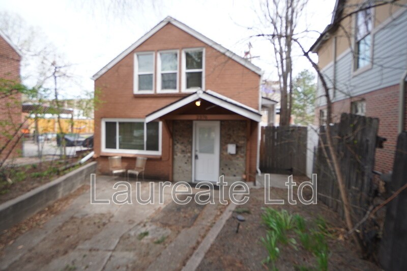 Building Photo - 2376 S Race St