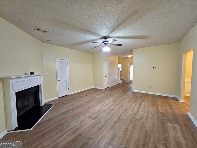 Building Photo - 206 Southwind Ln