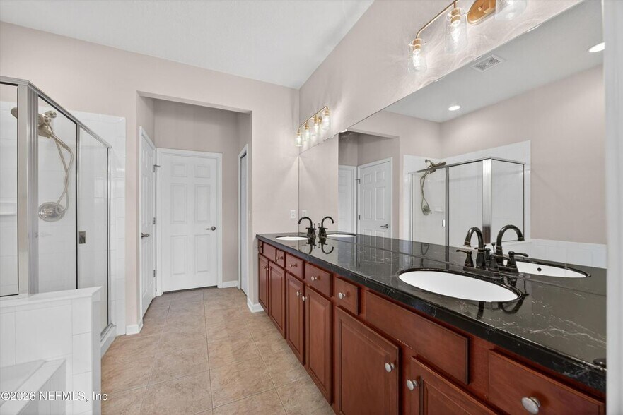Building Photo - 14028 Saddlehill Ct