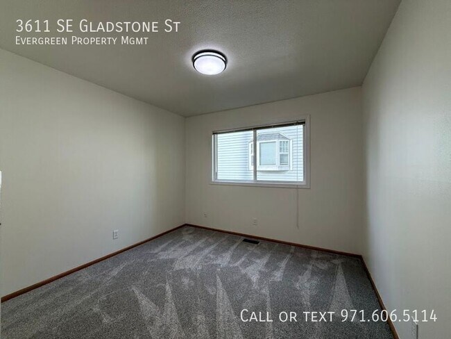 Building Photo - 3611 SE Gladstone St