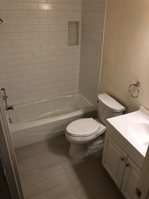 Master Bathroom - 1741 Granville Ave