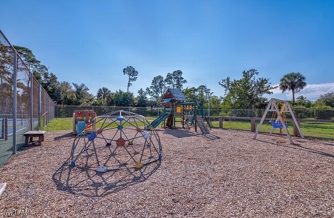 Building Photo - 2358 River Reach Dr