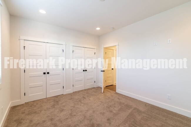 Building Photo - MOVE IN SPECIAL: $1,000 OFF 1st MONTHS REN...