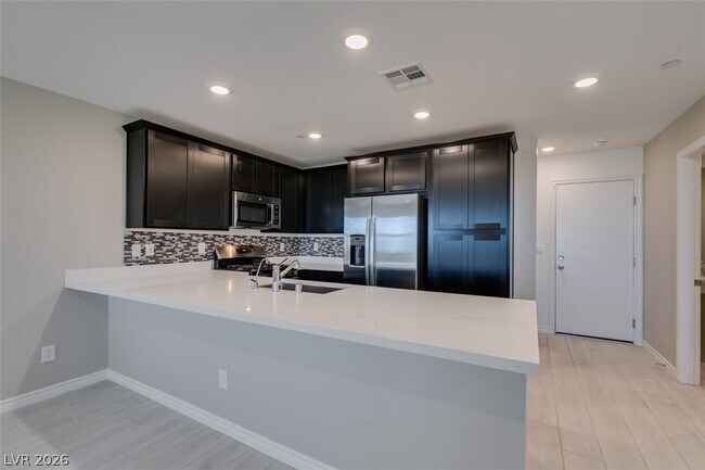 Building Photo - 6184 Rathbone St