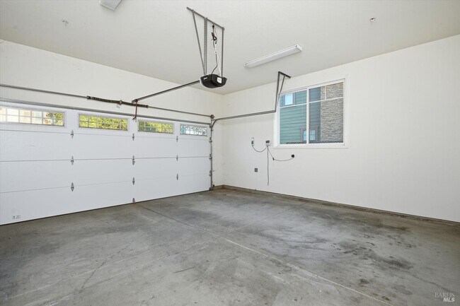 Building Photo - 155 Rosebud Ln