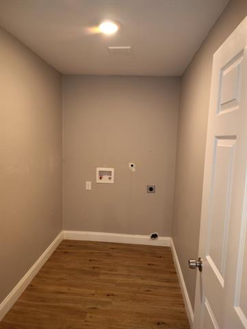 Building Photo - 102 Plumthicket Way