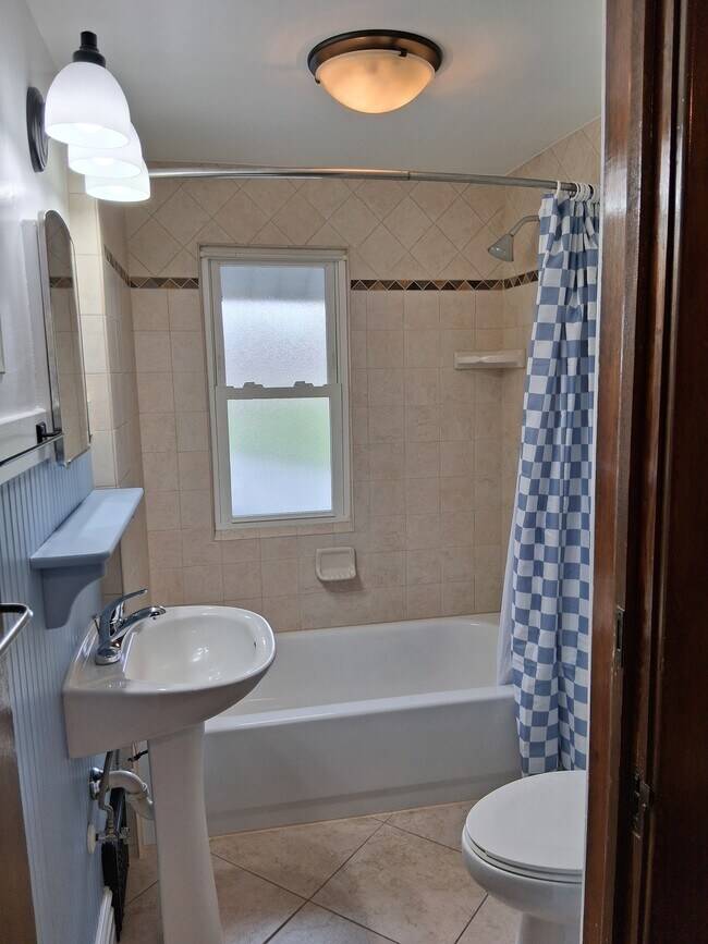 Building Photo - 322 Glenn Ave