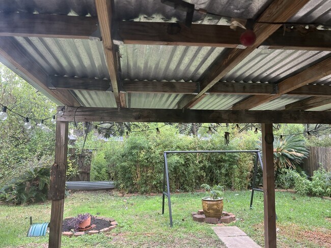 Building Photo - 1635 Ainsdale Dr