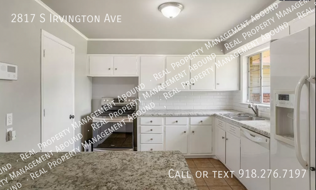 Building Photo - 2817 S Irvington Ave
