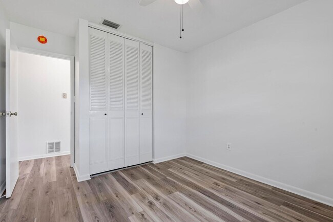 Building Photo - 1335 S Flagler Ave