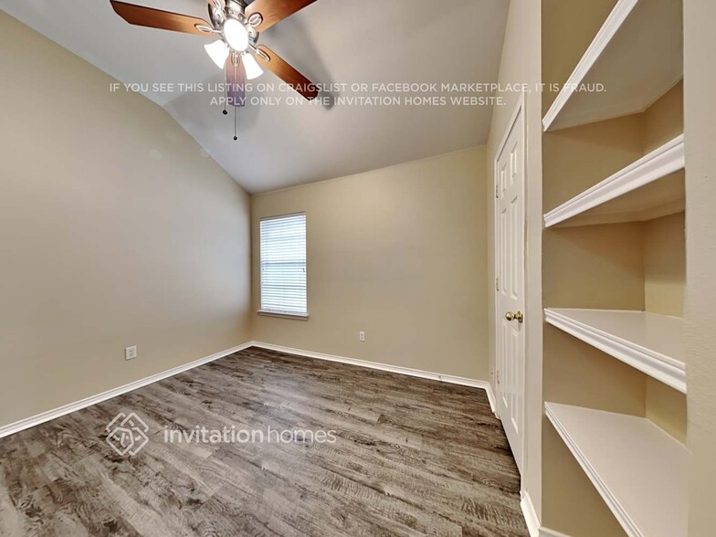 Building Photo - 4836 Stetson Dr S