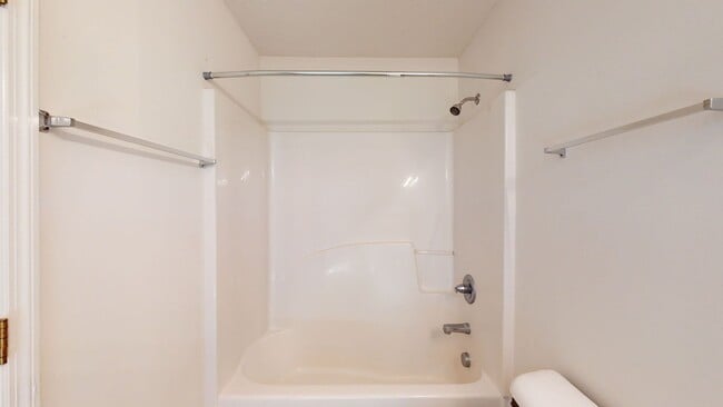 Building Photo - 216 Smallwood Rd