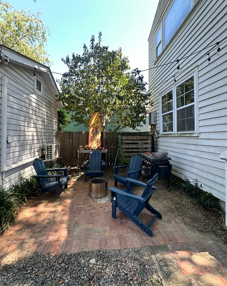 Building Photo - 40 Poinsett St