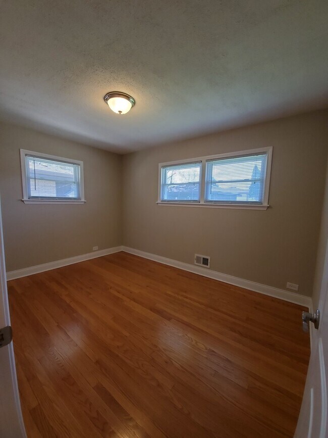 Building Photo - 708 N Wille St