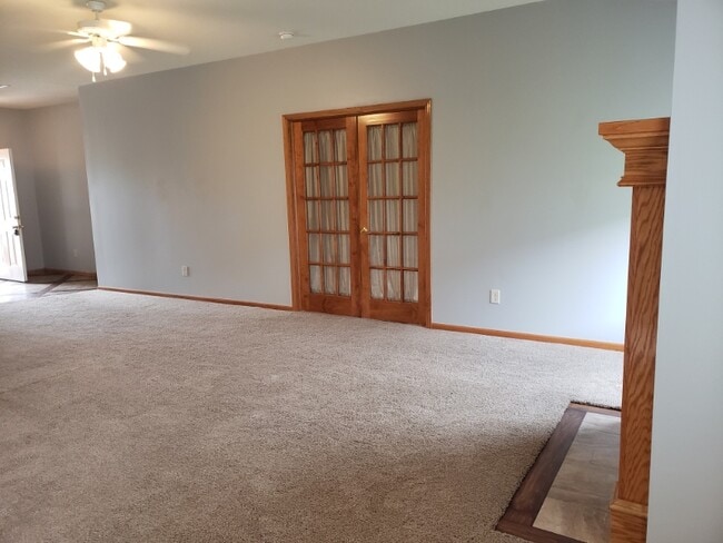 Building Photo - 2022 S Webb Rd