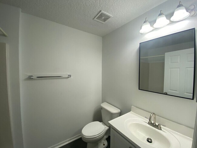 Building Photo - Welcome Home! Beautiful 3 Bedroom, 2.5 Bat...