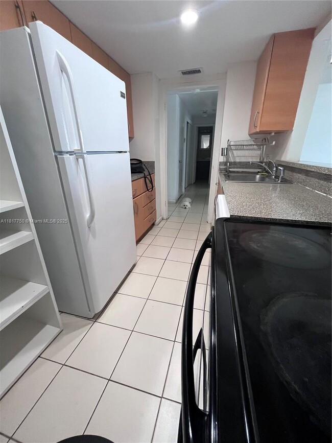 Building Photo - 7545 E Treasure Dr