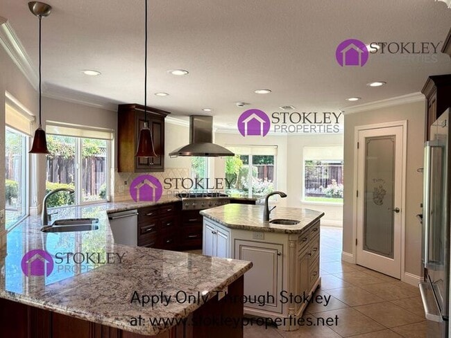 Building Photo - 5958 Vía del Cielo