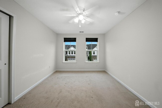 Building Photo - 30 Clover Ln