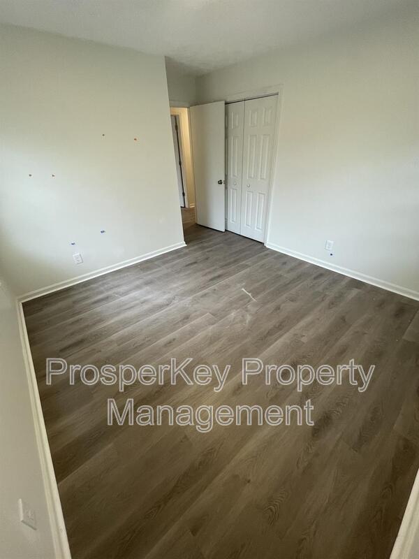 Building Photo - 418 E Northwoods Dr