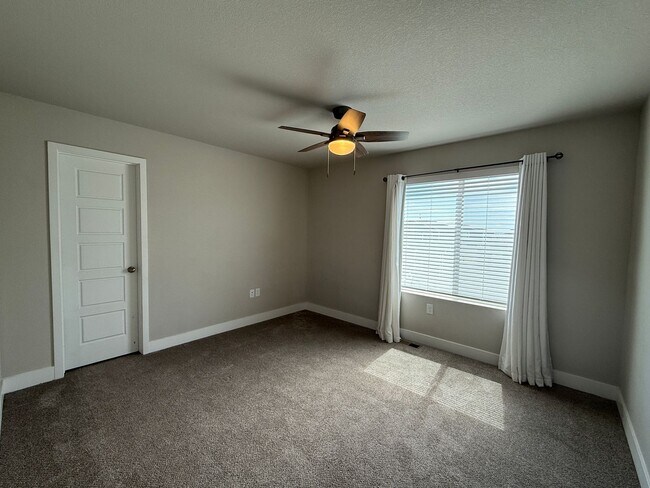 Building Photo - 5 Bed 3 Bath Home in Meridian Ranch!!!