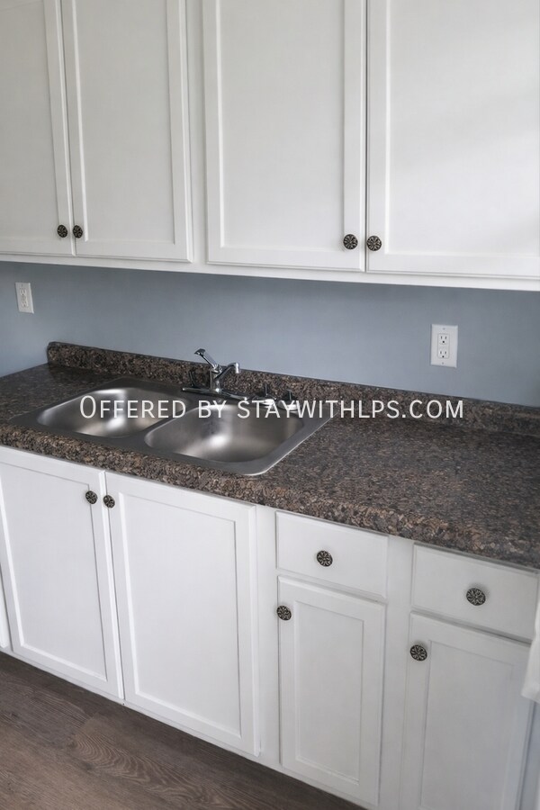 Building Photo - 3656 Kearney Ave