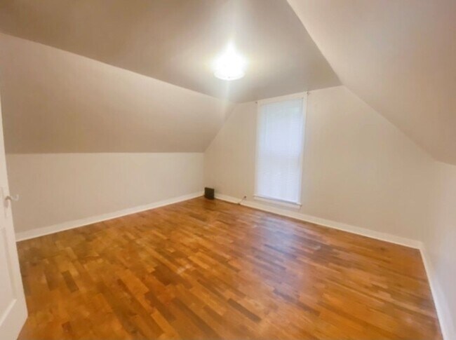 Building Photo - Italian Estates Property Management