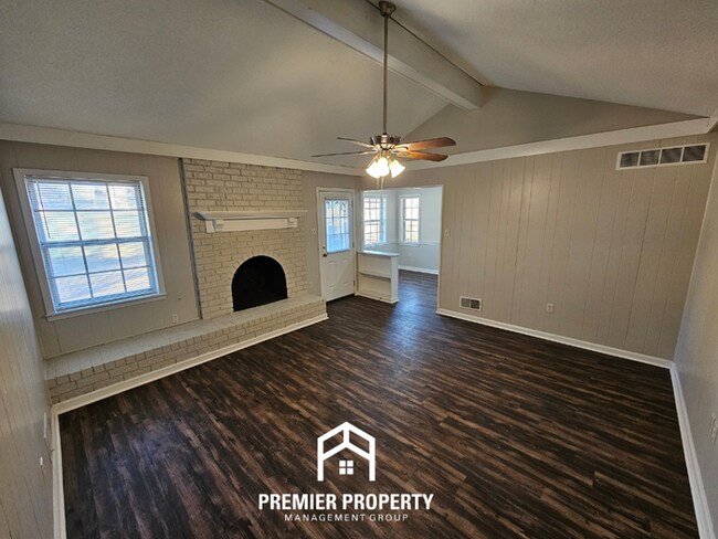 Building Photo - Newly Renovated 3BR Memphis Home w/ Vaulted Ceilings, Brick Fireplace & Covered Patio