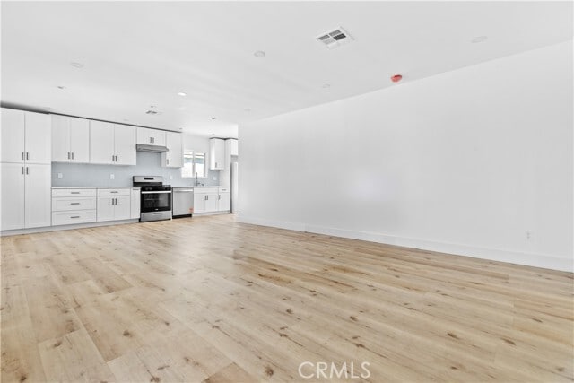 Building Photo - 14448 Pinney St