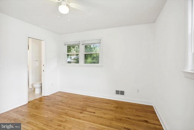 Building Photo - 1702 Franwall Ave