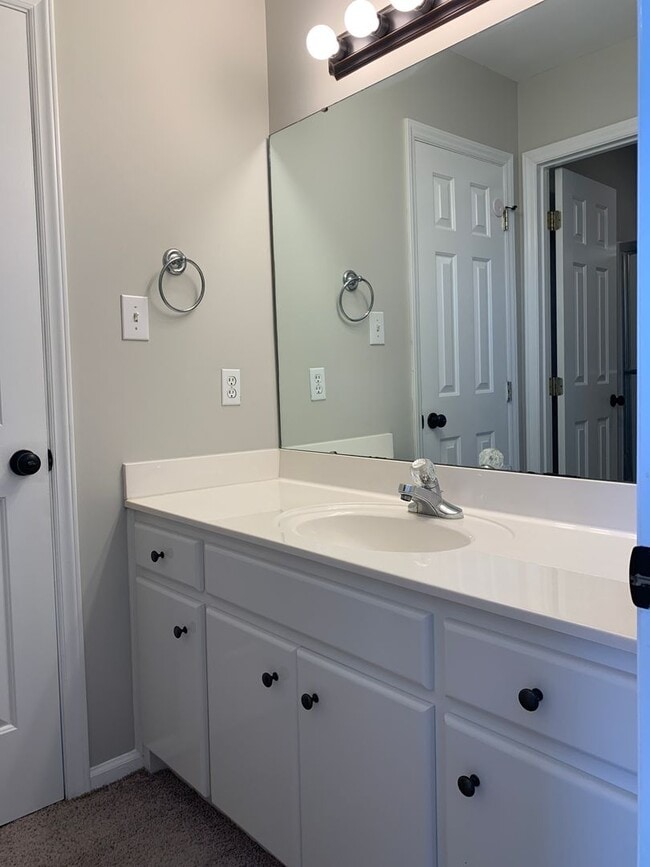 Building Photo - Pretty Home, Featuring 1st Floor Master Su...