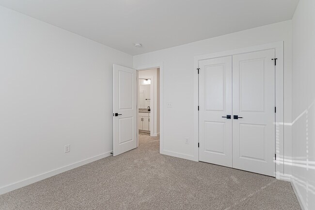 Building Photo - 1411 Darrowby Wy