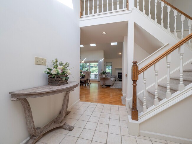 Building Photo - 12 Boulevard Dr