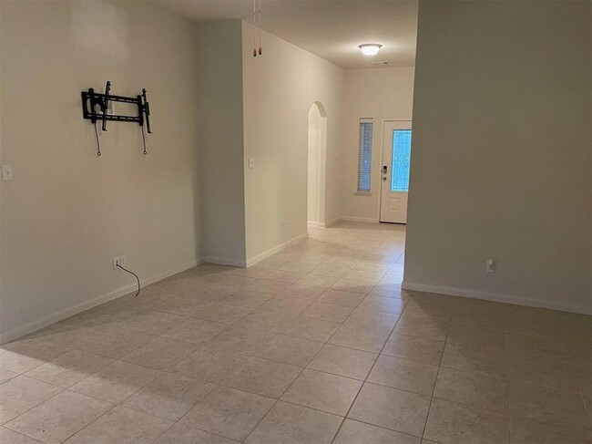 Building Photo - 2300 Sable Wood Dr