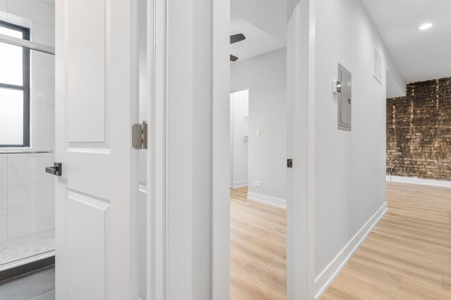 Building Photo - 1558.5 W Juneway Terrace