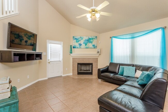 Building Photo - 4530 Hall Croft Chase Ln