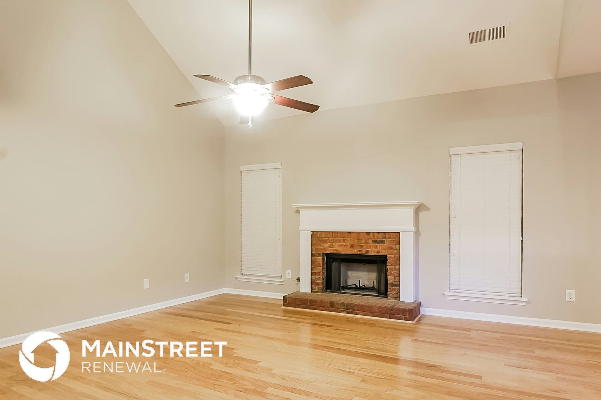 Building Photo - 1910 Oakbluff Way SW