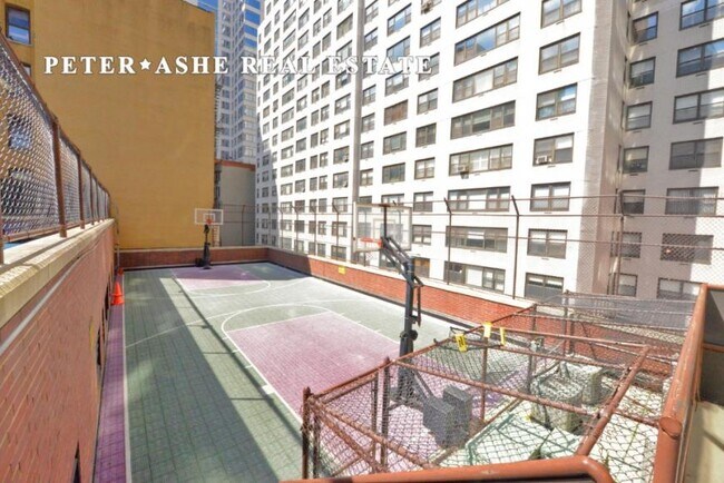 Building Photo - 2 bedroom in New York NY 10021