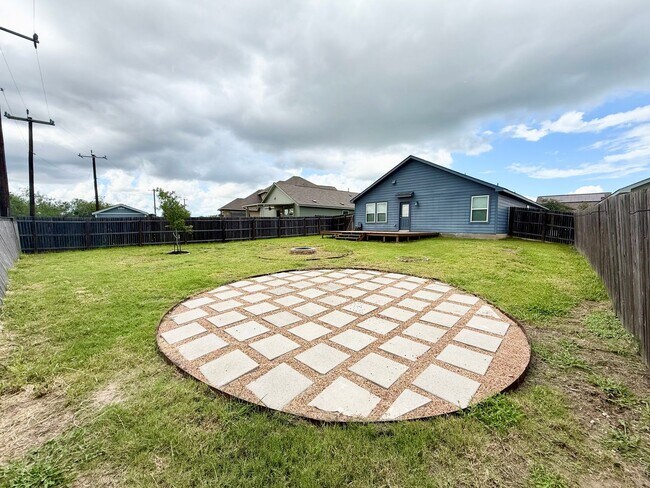 Building Photo - Gorgeous 3-bedroom, 2 Bathroom, Minutes from Randolph AFB